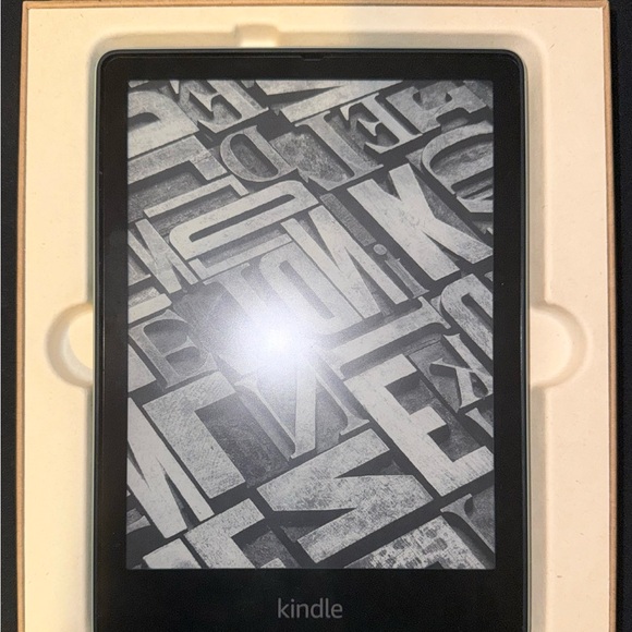 Kindle Paperwhite 11th Generation 16Gb Aguave Green ( Great Condition ) - Picture 1 of 3